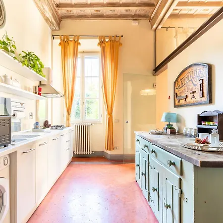 The Luxury Historic Palace Of Santa Croce *