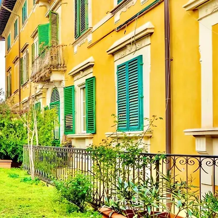 The Luxury Historic Palace Of Santa Croce Florence