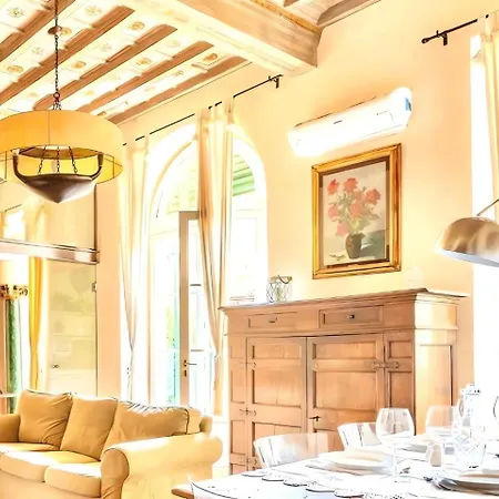 The Luxury Historic Palace Of Santa Croce Apartment Florence
