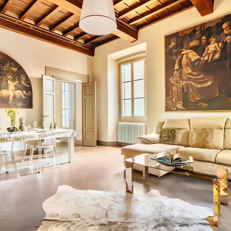 The Luxury Historic Palace Of Santa Croce Apartment