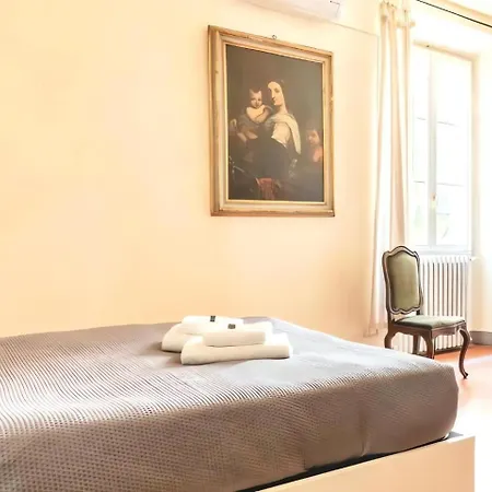 The Luxury Historic Palace Of Santa Croce Florence